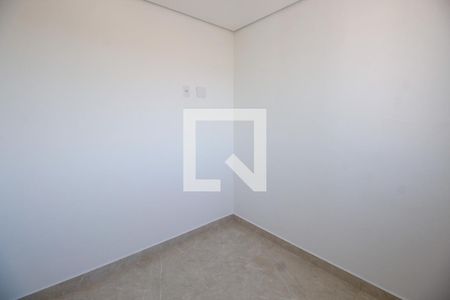 Quarto 1 de apartamento para alugar com 2 quartos, 41m² em Parque Arariba, São Paulo