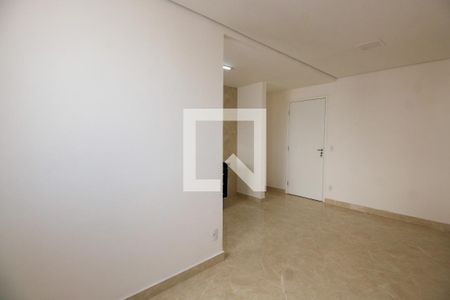 Sala de apartamento para alugar com 2 quartos, 41m² em Parque Arariba, São Paulo