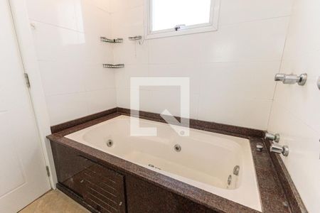 Banheiro da Suíte de apartamento à venda com 2 quartos, 100m² em Independência, Porto Alegre