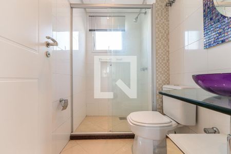 Banheiro de apartamento à venda com 2 quartos, 100m² em Independência, Porto Alegre