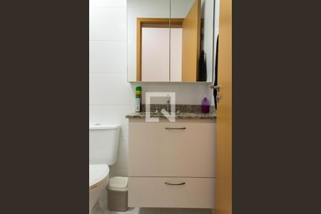 Banheiro de apartamento à venda com 2 quartos, 53m² em Vila Odete, São Bernardo do Campo