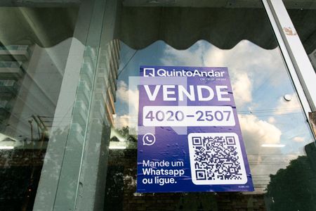 placa KOBK-142 de casa à venda com 5 quartos, 229m² em Vila Carrão, São Paulo