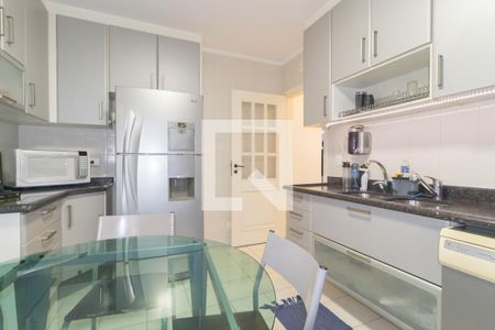 Cozinha de apartamento à venda com 3 quartos, 133m² em Vila Regente Feijó, São Paulo