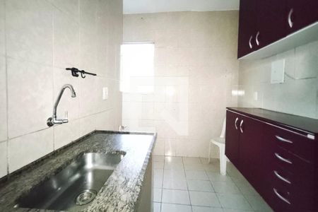 Cozinha de apartamento à venda com 2 quartos, 56m² em Jardim São Vicente, Campinas