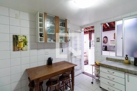 Cozinha de apartamento à venda com 3 quartos, 120m² em Santa Branca, Belo Horizonte