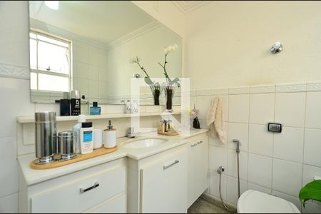 Banheiro social de apartamento à venda com 3 quartos, 120m² em Santo Antônio, Belo Horizonte