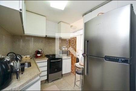Cozinha de apartamento à venda com 3 quartos, 120m² em Santo Antônio, Belo Horizonte
