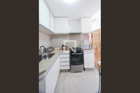 Cozinha de apartamento à venda com 3 quartos, 120m² em Santo Antônio, Belo Horizonte