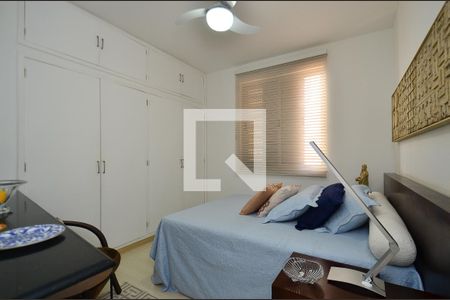Quarto de apartamento à venda com 3 quartos, 120m² em Santo Antônio, Belo Horizonte