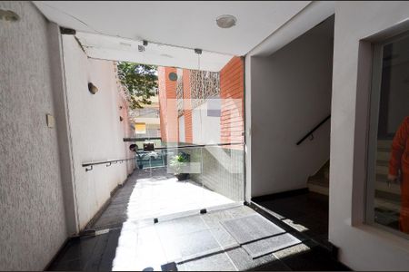 Hall Entrada de apartamento à venda com 3 quartos, 120m² em Santo Antônio, Belo Horizonte