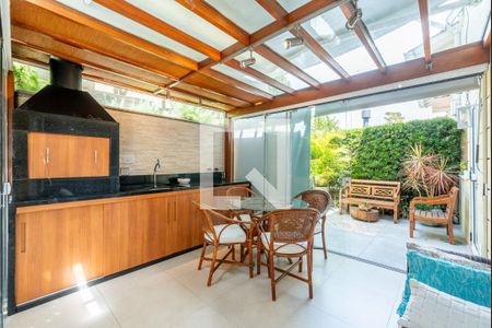 Casa de Condomínio à venda com 4 quartos, 259m² em Teresópolis, Porto Alegre