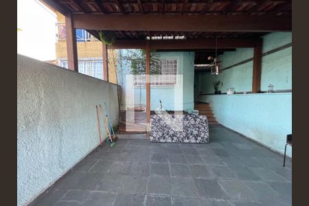 Garagem de casa à venda com 4 quartos, 170m² em Jardim Alvorada (zona Oeste), São Paulo
