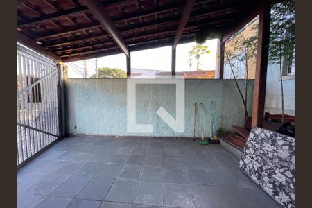 Garagem de casa à venda com 4 quartos, 170m² em Jardim Alvorada (zona Oeste), São Paulo