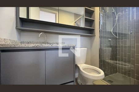 Banheiro de kitnet/studio à venda com 1 quarto, 24m² em Pinheiros, São Paulo