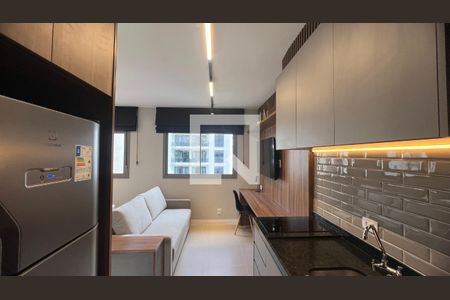 Cozinha de kitnet/studio à venda com 1 quarto, 24m² em Pinheiros, São Paulo