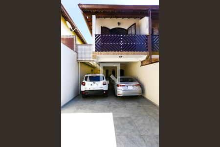 Garagem de casa à venda com 4 quartos, 181m² em Jardim Maria Rosa, Taboão da Serra