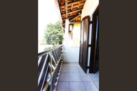 Varanda Suíte 1 de casa à venda com 4 quartos, 181m² em Jardim Maria Rosa, Taboão da Serra