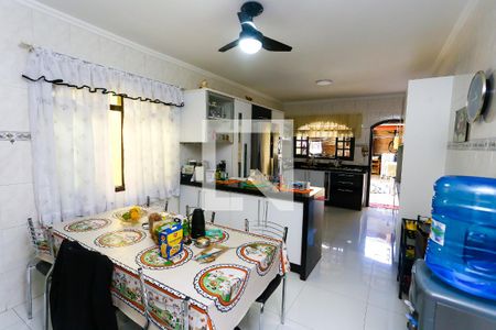 Cozinha de casa à venda com 4 quartos, 181m² em Jardim Maria Rosa, Taboão da Serra