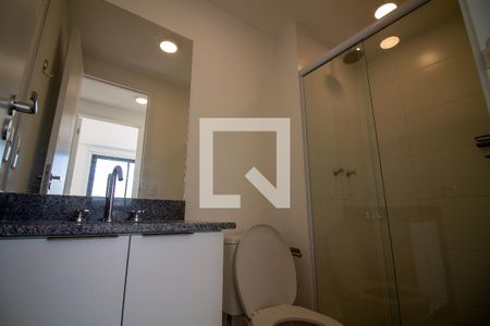 Banheiro social de apartamento à venda com 2 quartos, 52m² em Cidade Monções, São Paulo