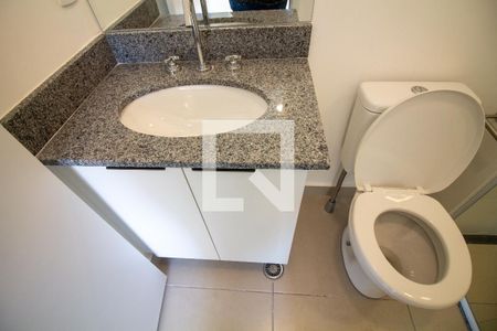 Banheiro social de apartamento à venda com 2 quartos, 52m² em Cidade Monções, São Paulo