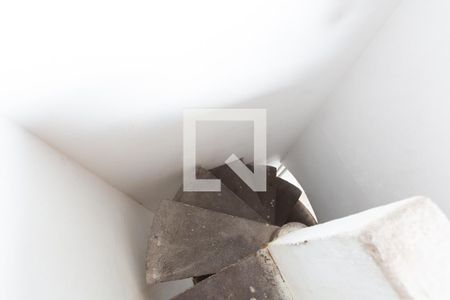 Escada de casa para alugar com 2 quartos, 100m² em Itaquera, São Paulo