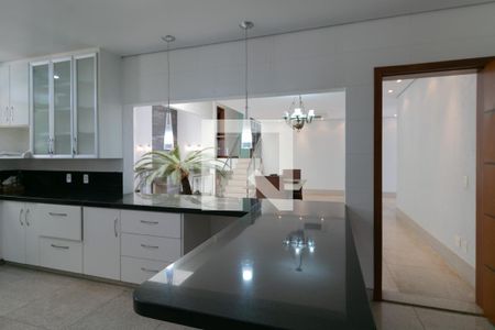 Cozinha de casa à venda com 5 quartos, 607m² em Braúnas, Belo Horizonte
