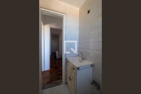 Banheiro de apartamento para alugar com 1 quarto, 42m² em Medianeira, Porto Alegre