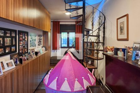 Sala 2 de casa à venda com 4 quartos, 300m² em Badu, Niterói