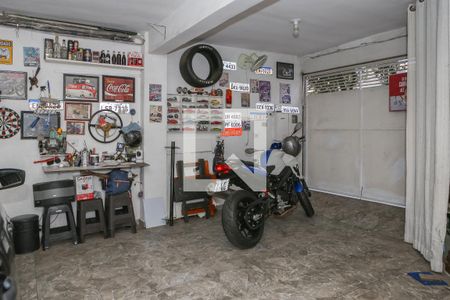 Garagem de casa à venda com 3 quartos, 160m² em Vila Romana, São Paulo
