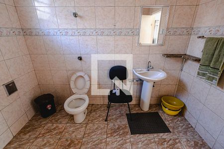 Banheiro de casa à venda com 3 quartos, 500m² em São Francisco, Belo Horizonte