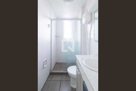 Banheiro de apartamento para alugar com 2 quartos, 55m² em Cristal, Porto Alegre