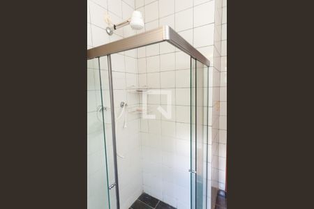 Banheiro Social 1 de casa de condomínio à venda com 4 quartos, 250m² em Retiro do Chale, Brumadinho