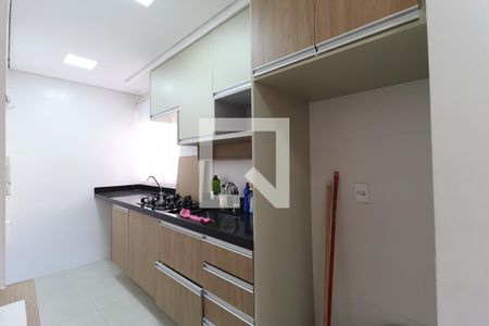 Cozinha de apartamento para alugar com 2 quartos, 41m² em Vila Santos, São Paulo
