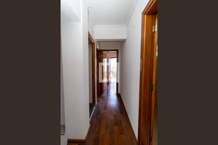 Corredor de casa à venda com 3 quartos, 262m² em Vila Mazzei, São Paulo