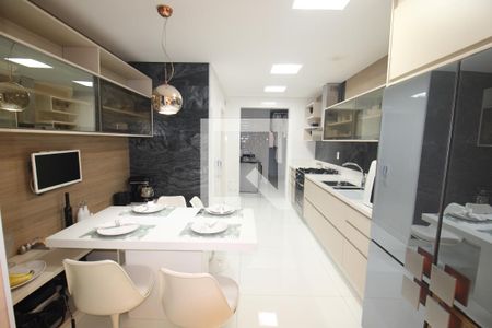 Cozinha de apartamento à venda com 2 quartos, 235m² em Santana, São Paulo