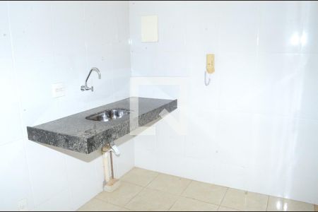 Cozinha de apartamento para alugar com 2 quartos, 42m² em Jardim Vitória, Belo Horizonte