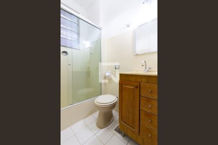 Banheiro social  de apartamento para alugar com 2 quartos, 59m² em Botafogo, Rio de Janeiro