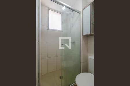 Banheiro de apartamento à venda com 3 quartos, 72m² em Teresópolis, Porto Alegre