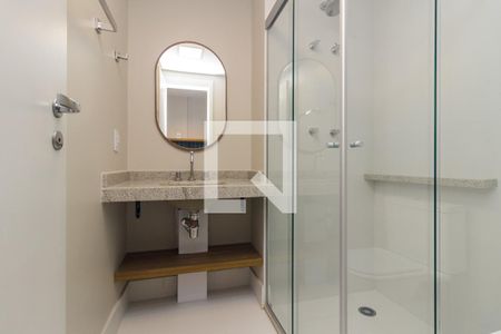 Banheiro de kitnet/studio para alugar com 1 quarto, 30m² em Consolação, São Paulo