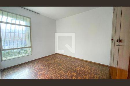 Sala de apartamento à venda com 2 quartos, 90m² em Sagrada Família, Belo Horizonte