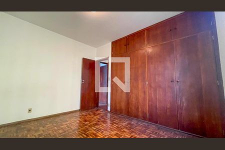 Quarto 1 de apartamento à venda com 2 quartos, 90m² em Sagrada Família, Belo Horizonte