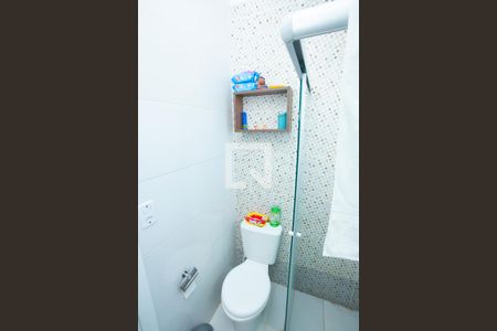 Banheiro de apartamento à venda com 2 quartos, 46m² em Guajuviras, Canoas