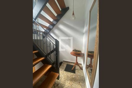 Escada de casa de condomínio à venda com 4 quartos, 225m² em Jardim Consorcio, São Paulo