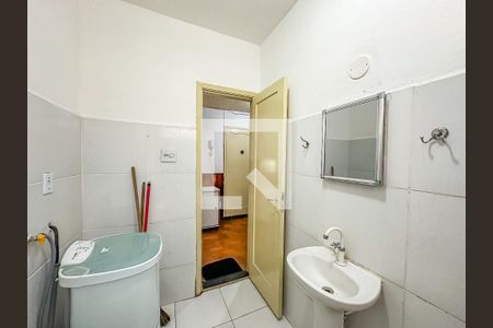 Banheiro Social de apartamento à venda com 1 quarto, 58m² em Centro, Rio de Janeiro