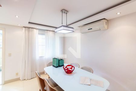 Sala de casa para alugar com 2 quartos, 240m² em Campo Grande, Rio de Janeiro