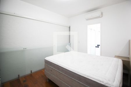 Quarto 1 de apartamento para alugar com 1 quarto, 64m² em Vila Olímpia, São Paulo