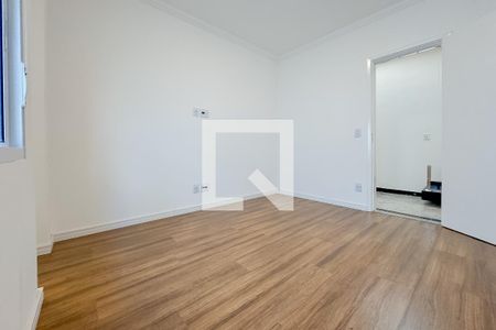 Suíte 1 de casa para alugar com 5 quartos, 300m² em Vila Monumento, São Paulo