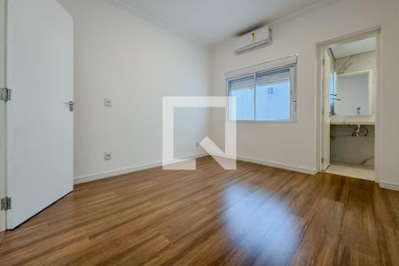 Suíte 1 de casa para alugar com 5 quartos, 300m² em Vila Monumento, São Paulo