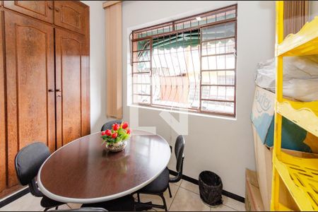 Casa à venda com 3 quartos, 410m² em Prado, Belo Horizonte