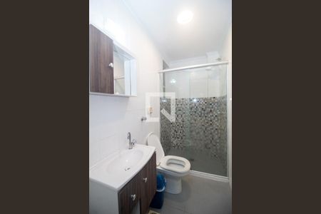Banheiro de apartamento para alugar com 1 quarto, 38m² em Partenon, Porto Alegre